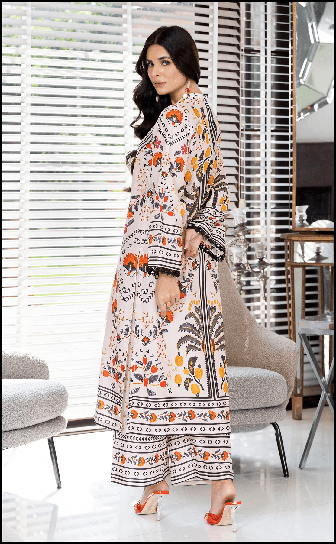 Silk Crepe Digital Printed Kurta & Trousers Set | No Colour Fading - SEEANS