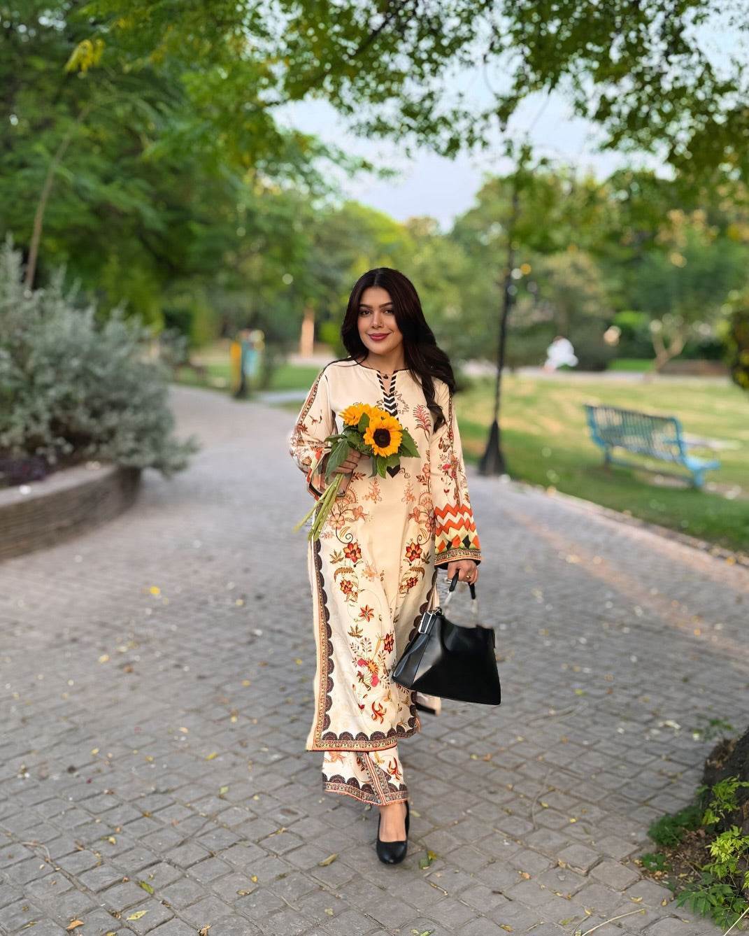 Silk Crepe Digital Printed Kurta & Trousers Set – No Color Fading Guarantee - SEEANS