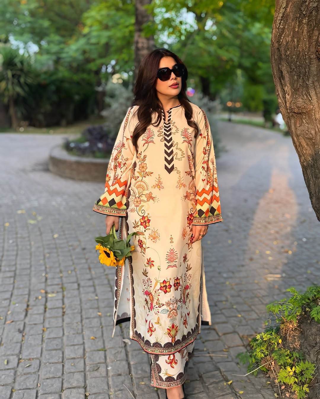 Silk Crepe Digital Printed Kurta & Trousers Set – No Color Fading Guarantee - SEEANS