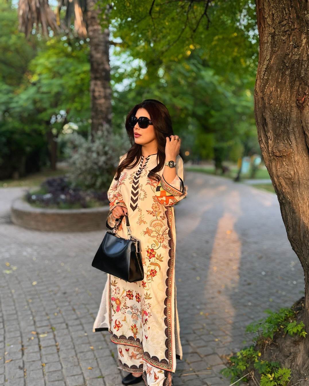 Silk Crepe Digital Printed Kurta & Trousers Set – No Color Fading Guarantee - SEEANS