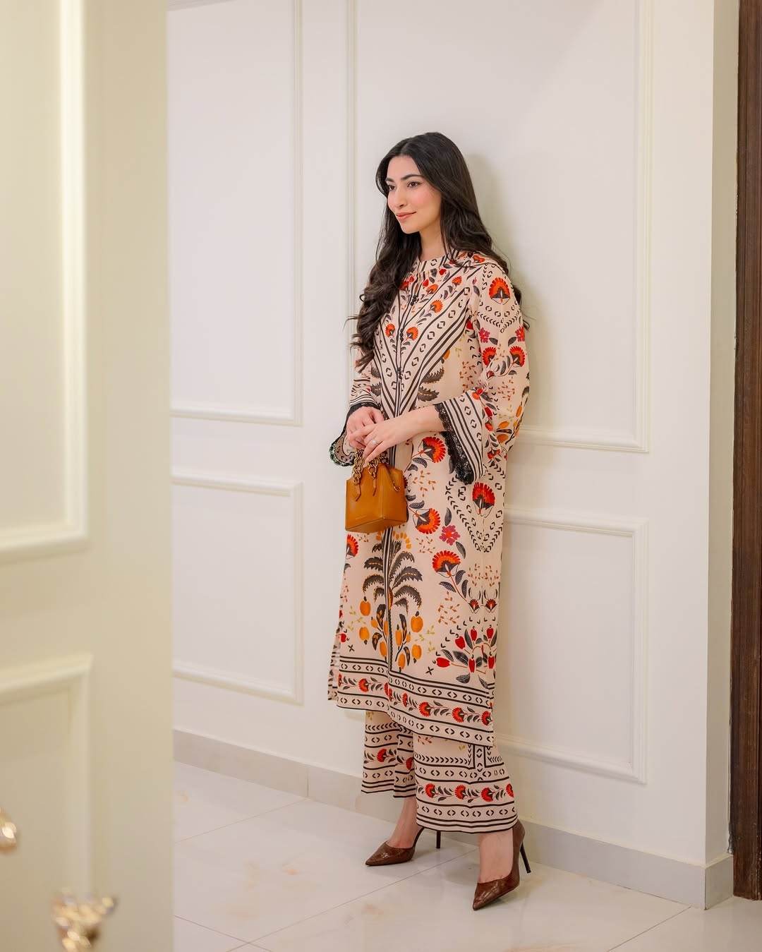 Silk Crepe Digital Printed Kurta & Trousers Set | No Colour Fading - SEEANS