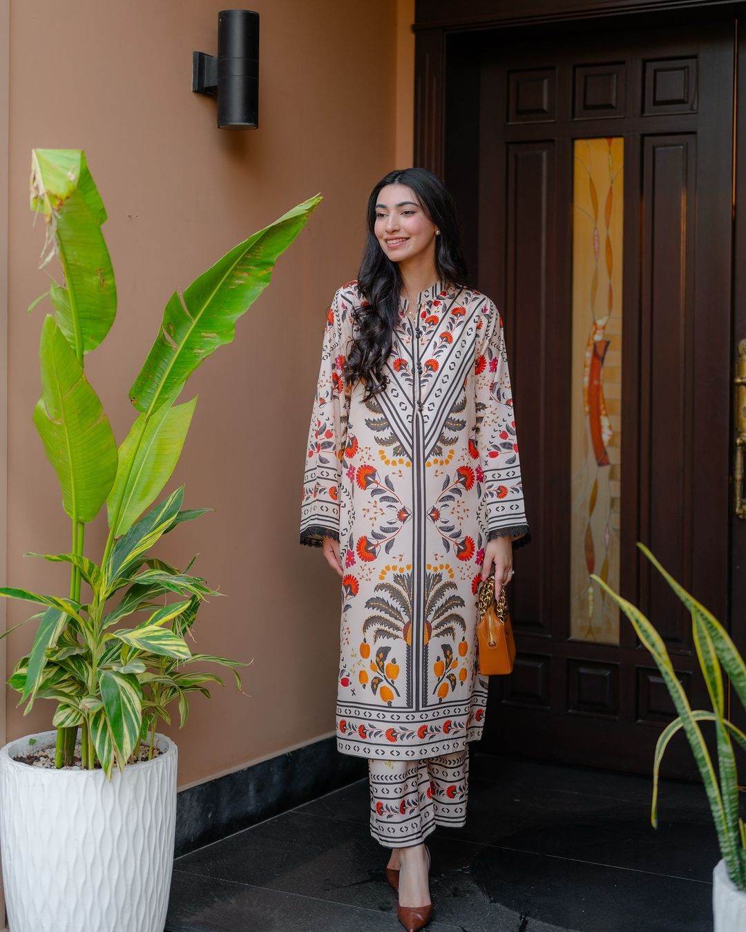 Silk Crepe Digital Printed Kurta & Trousers Set | No Colour Fading - SEEANS