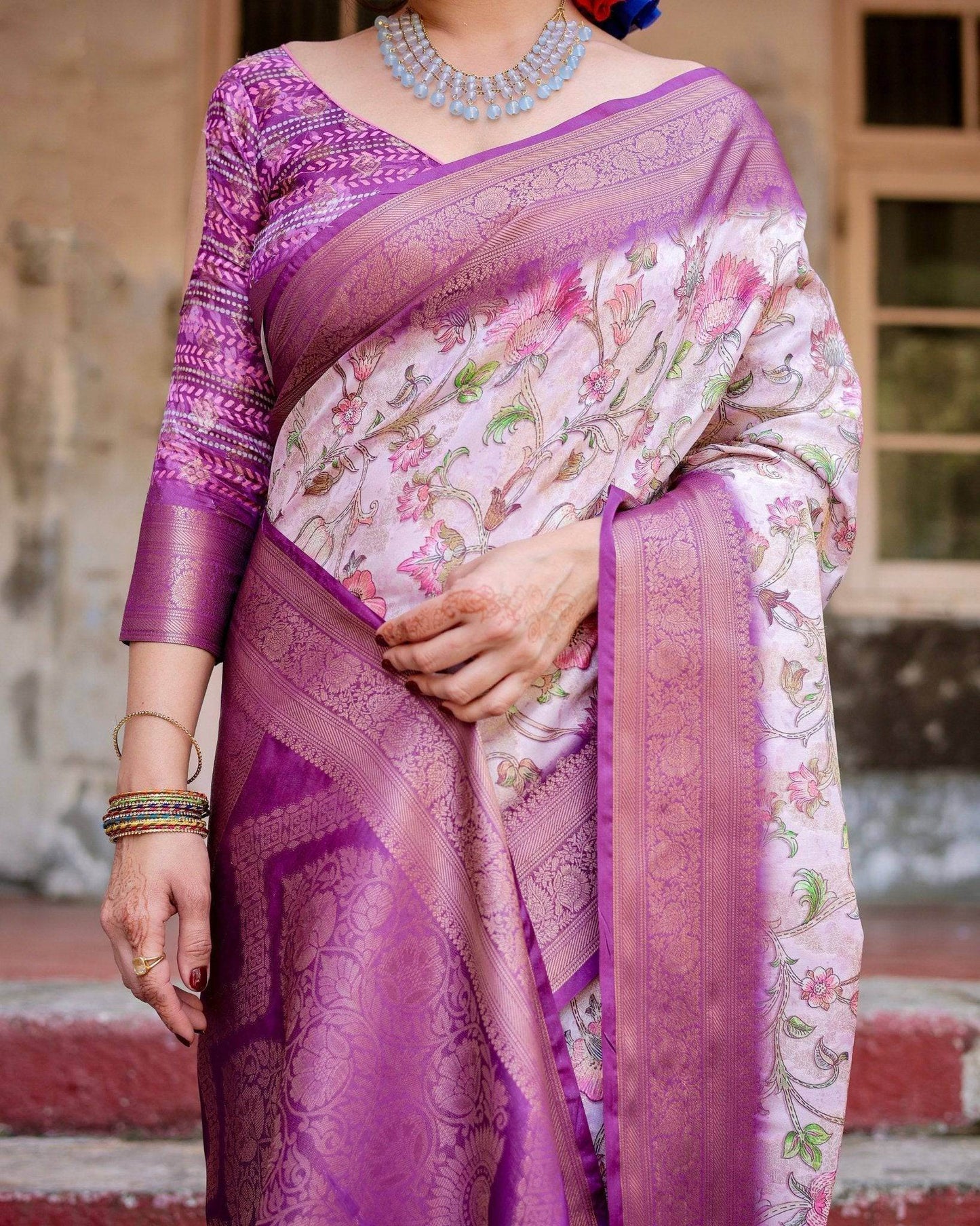 Graceful Lavender Banarasi Silk Saree with Floral Design and Zari Woven Border - SEEANS