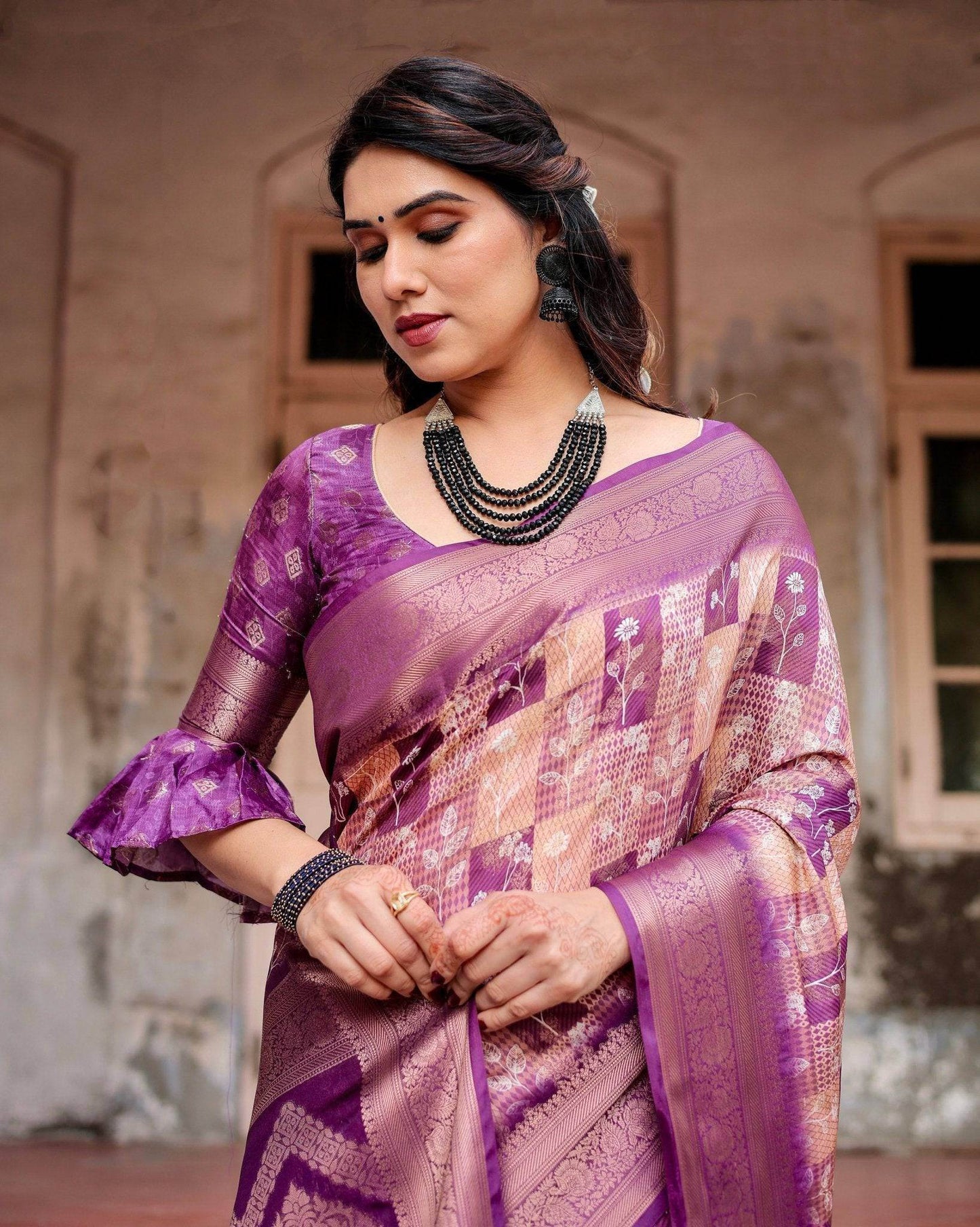 Exquisite Lavender Banarasi Silk Saree with Zari Weave and Tassels - SEEANS
