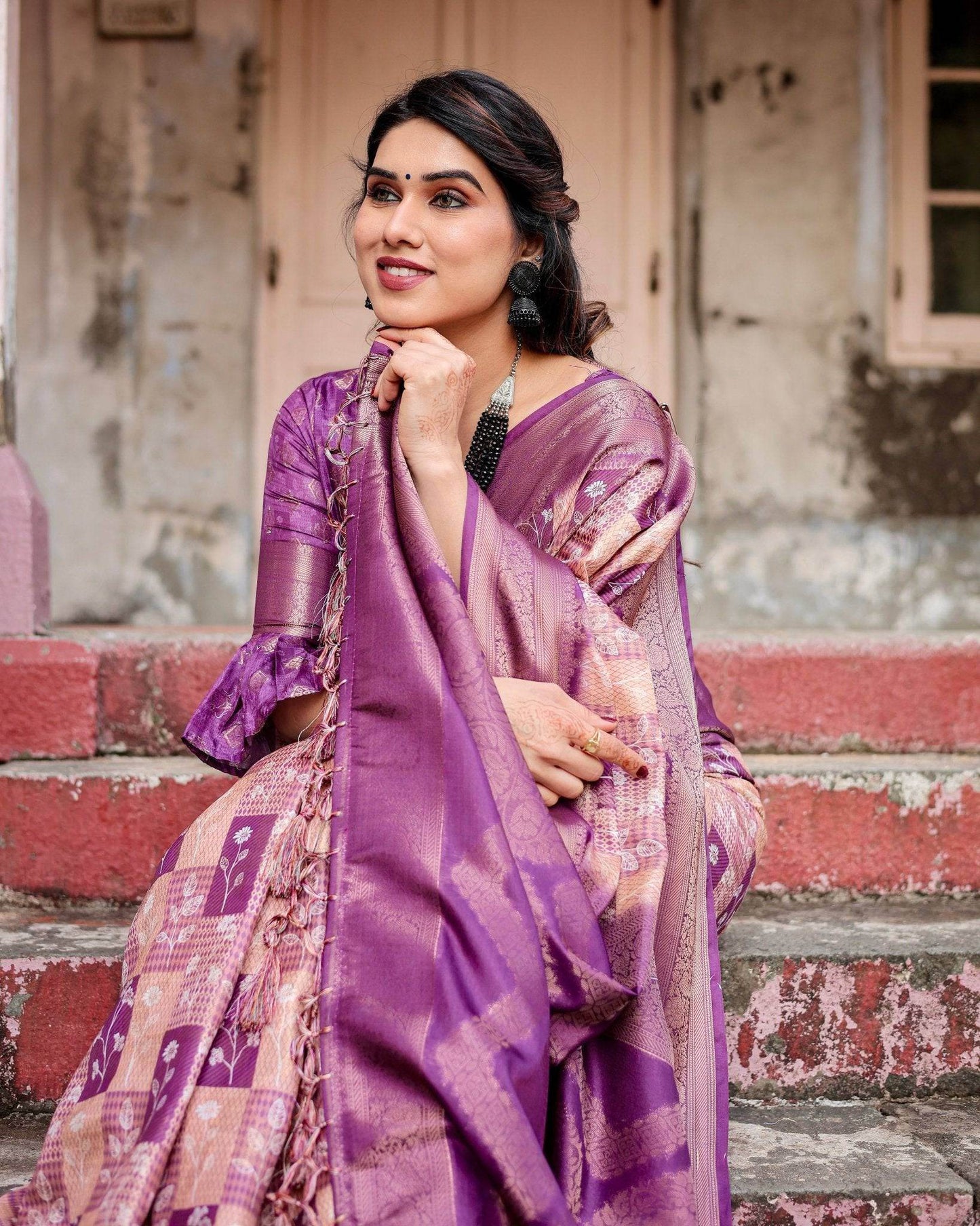 Exquisite Lavender Banarasi Silk Saree with Zari Weave and Tassels - SEEANS