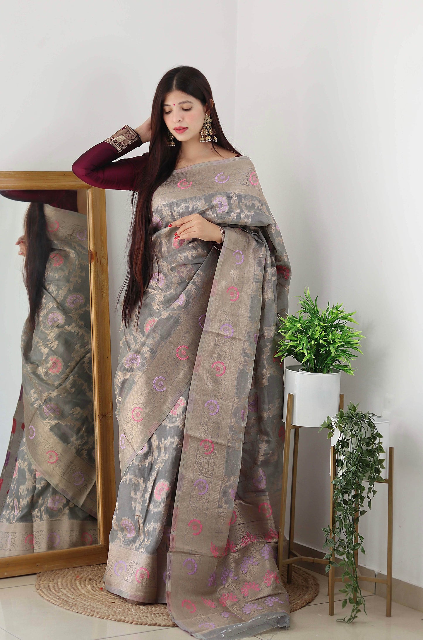 Pure Organza Minna Work Banarasi Saree | Vintage Royal Elegance - SEEANS