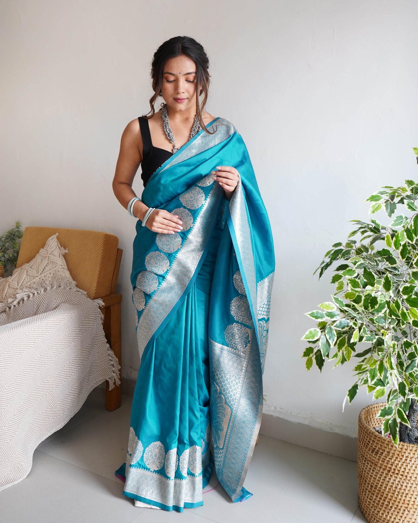 Pure Banarasi Silk Saree with Zari Weaving - Elegant Traditional Wear - SEEANS