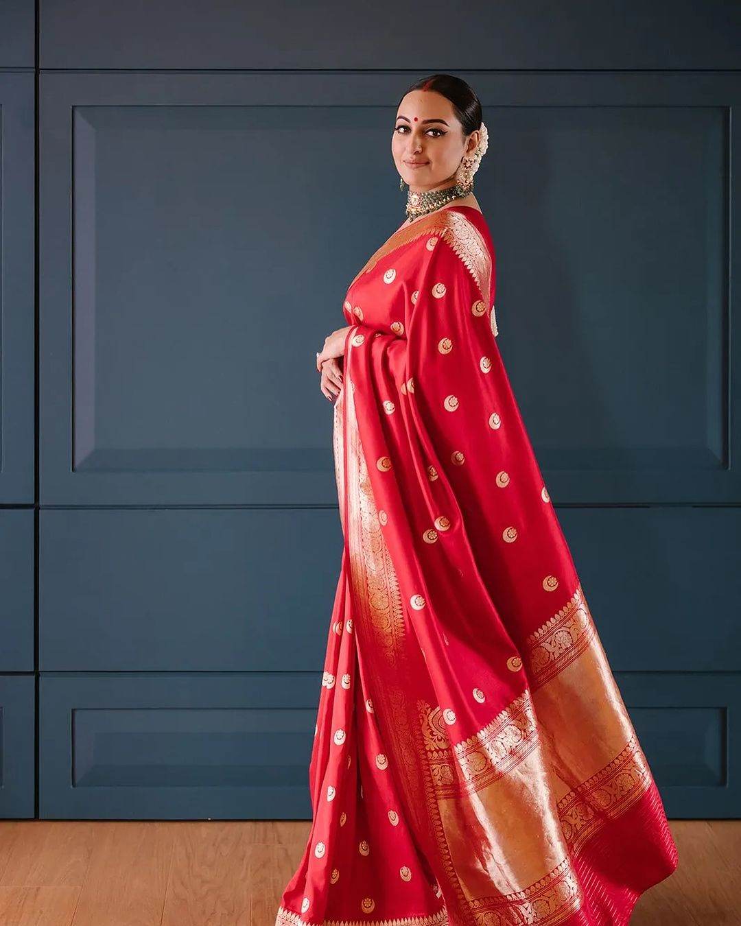 Sonakshi Sinha Bollywood Style Zari Silk Saree | SEEANS - SEEANS