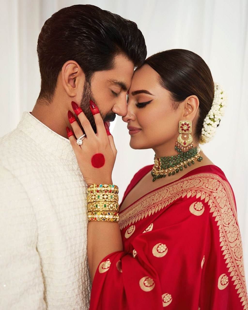Sonakshi Sinha Bollywood Style Zari Silk Saree | SEEANS - SEEANS