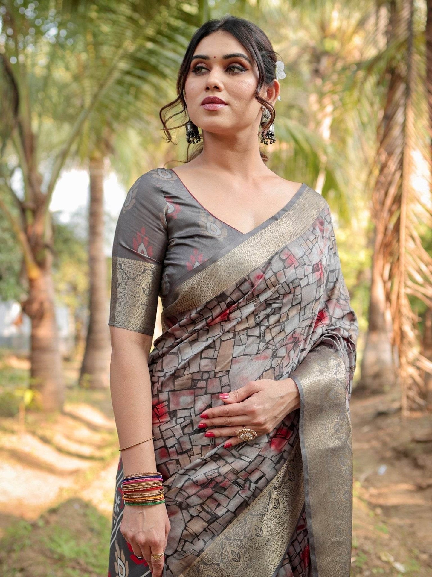 Stunning Grey Tussar Silk Saree with Golden Zari Border and Mosaic-Inspired Pallu Design - SEEANS