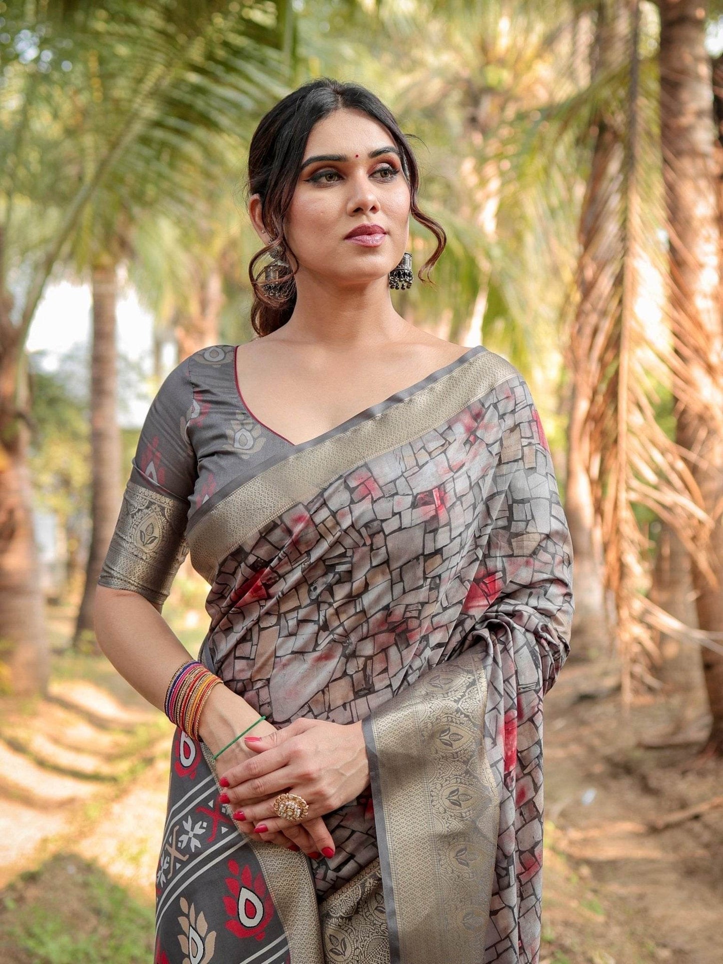 Stunning Grey Tussar Silk Saree with Golden Zari Border and Mosaic-Inspired Pallu Design - SEEANS