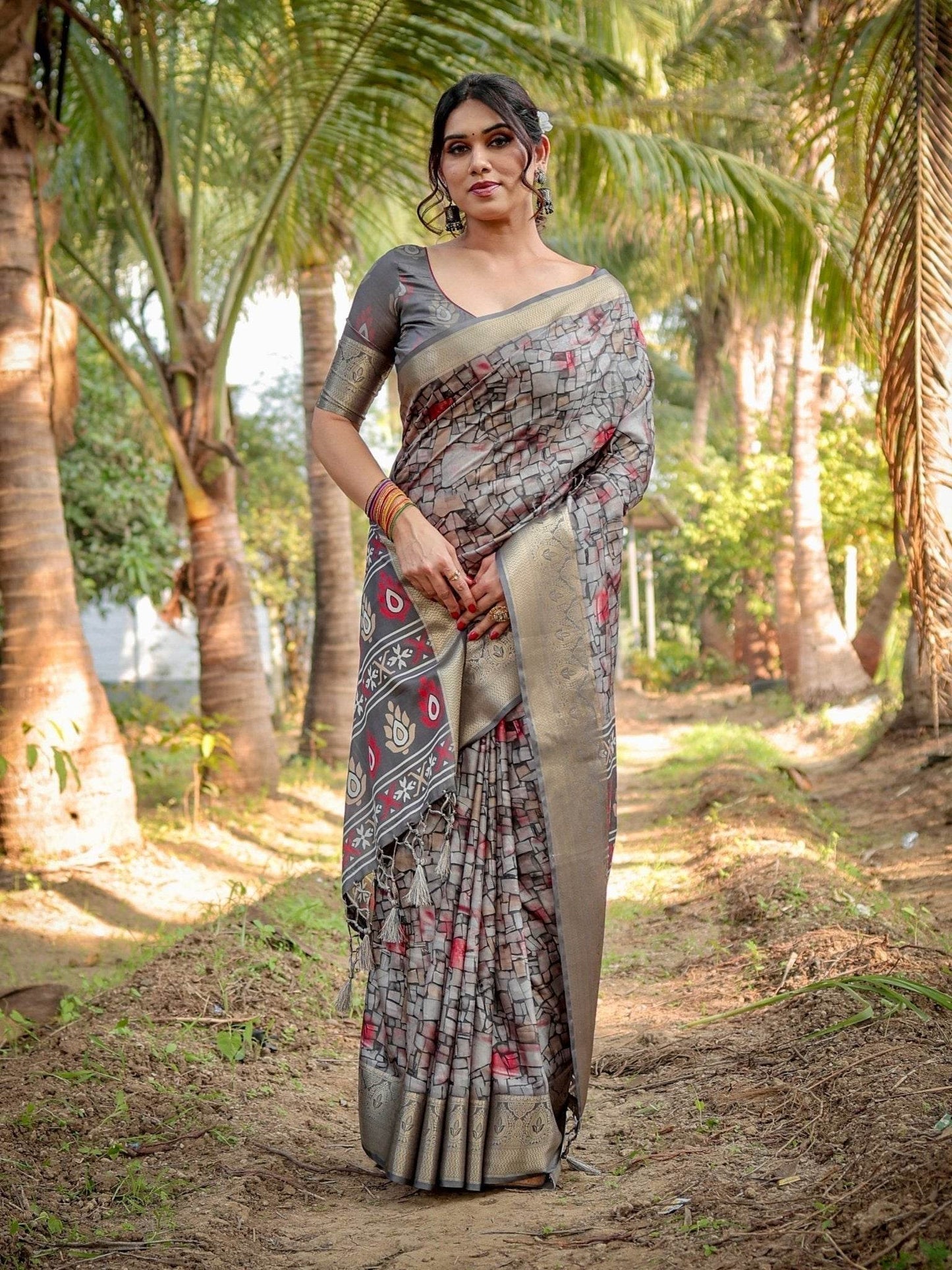 Stunning Grey Tussar Silk Saree with Golden Zari Border and Mosaic-Inspired Pallu Design - SEEANS