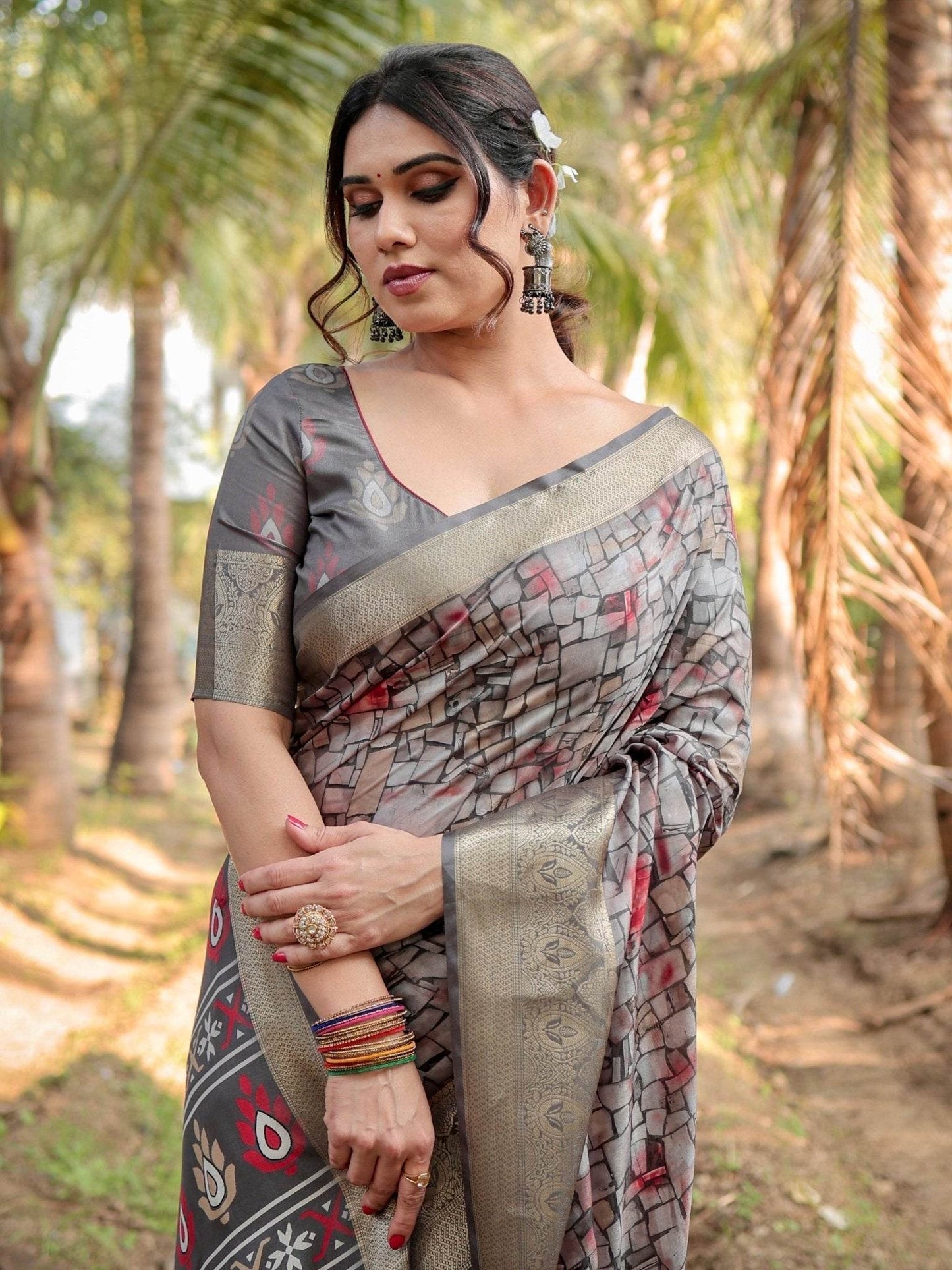 Stunning Grey Tussar Silk Saree with Golden Zari Border and Mosaic-Inspired Pallu Design - SEEANS