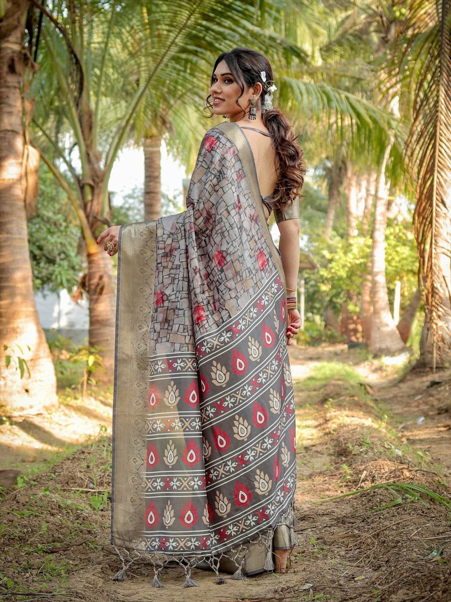 Stunning Grey Tussar Silk Saree with Golden Zari Border and Mosaic-Inspired Pallu Design - SEEANS