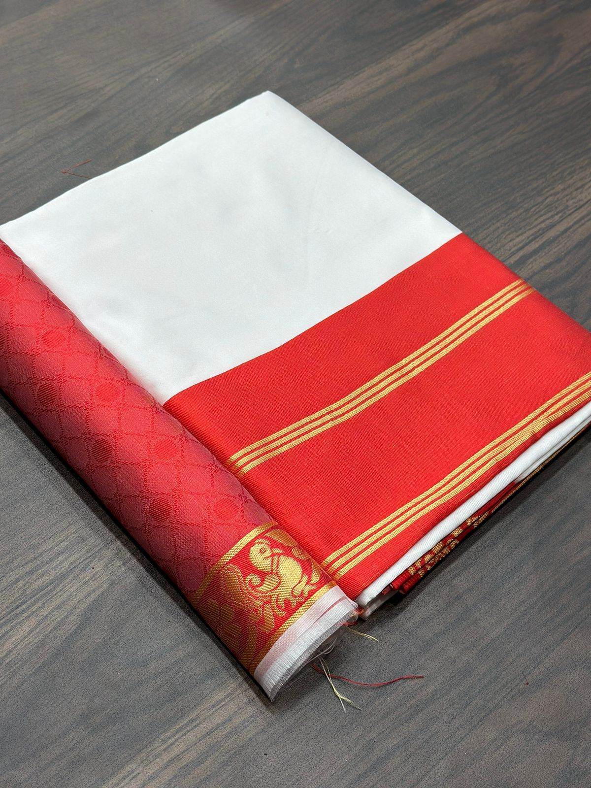 Kanjivaram Soft Lichi Silk Saree - Vintage Weaving & Royal Design - SEEANS