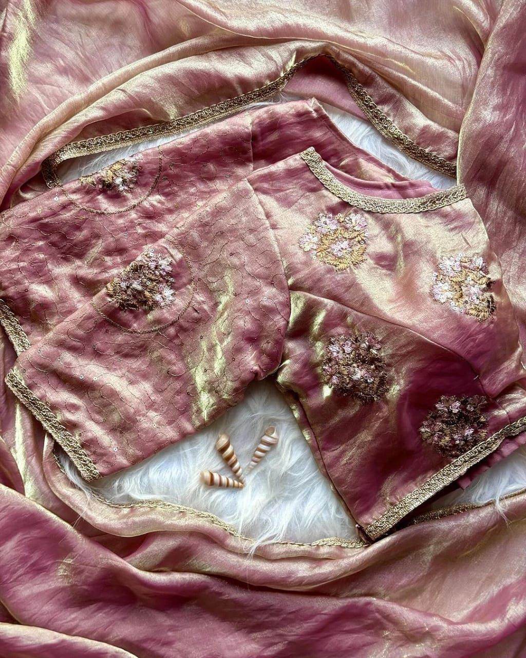 Golden Fendy Saree with Lace Border & Embroidered Blouse – 5.5 Mtr - SEEANS