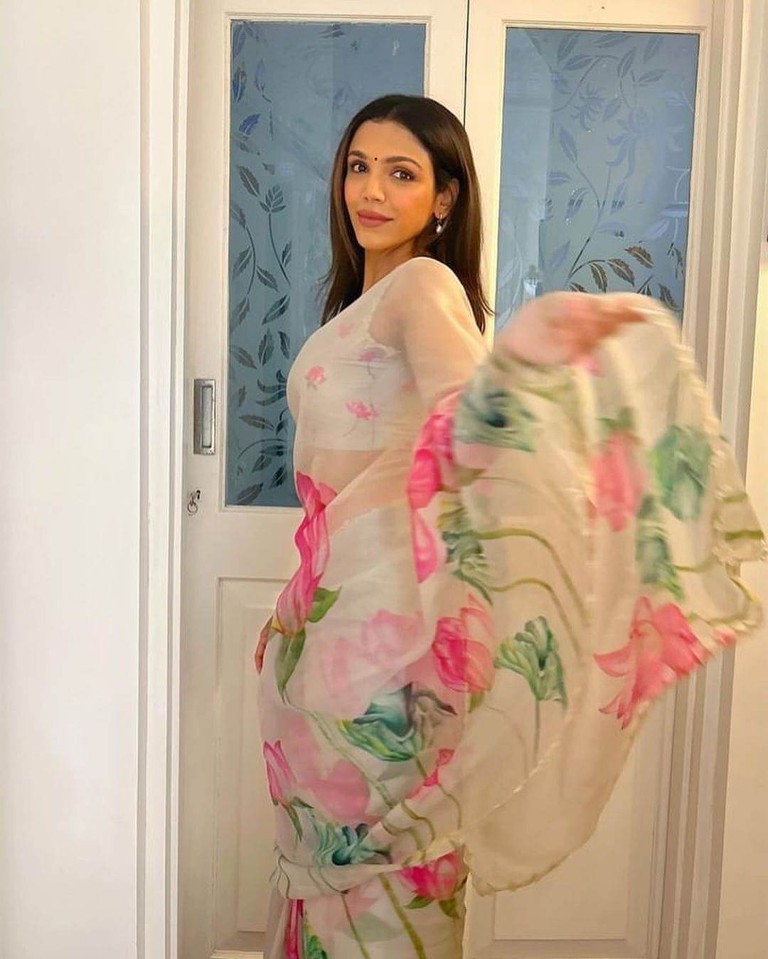 Exclusive Floral Handwork Soft Tissue Saree with Blouse | SEEANS - SEEANS