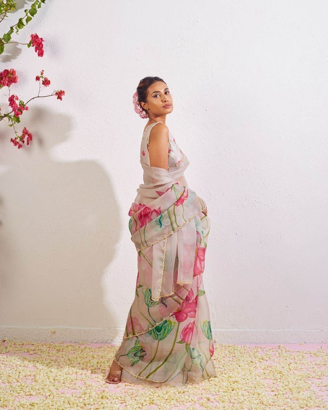 Exclusive Floral Handwork Soft Tissue Saree with Blouse | SEEANS - SEEANS