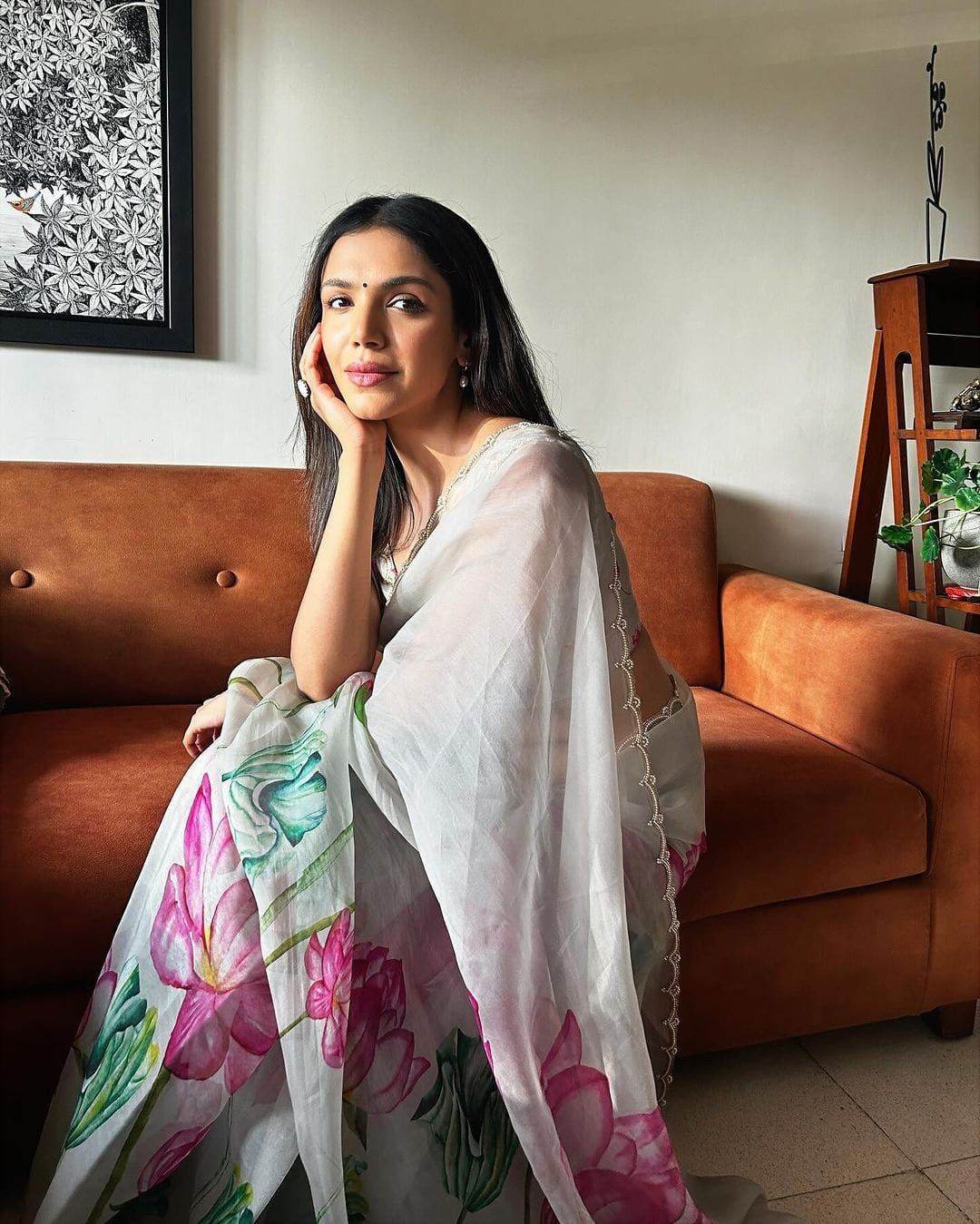 Exclusive Floral Handwork Soft Tissue Saree with Blouse | SEEANS - SEEANS