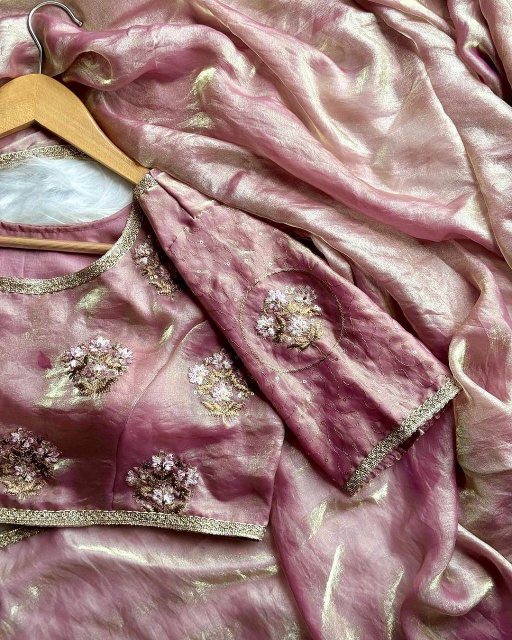 Golden Fendy Saree with Lace Border & Embroidered Blouse – 5.5 Mtr - SEEANS