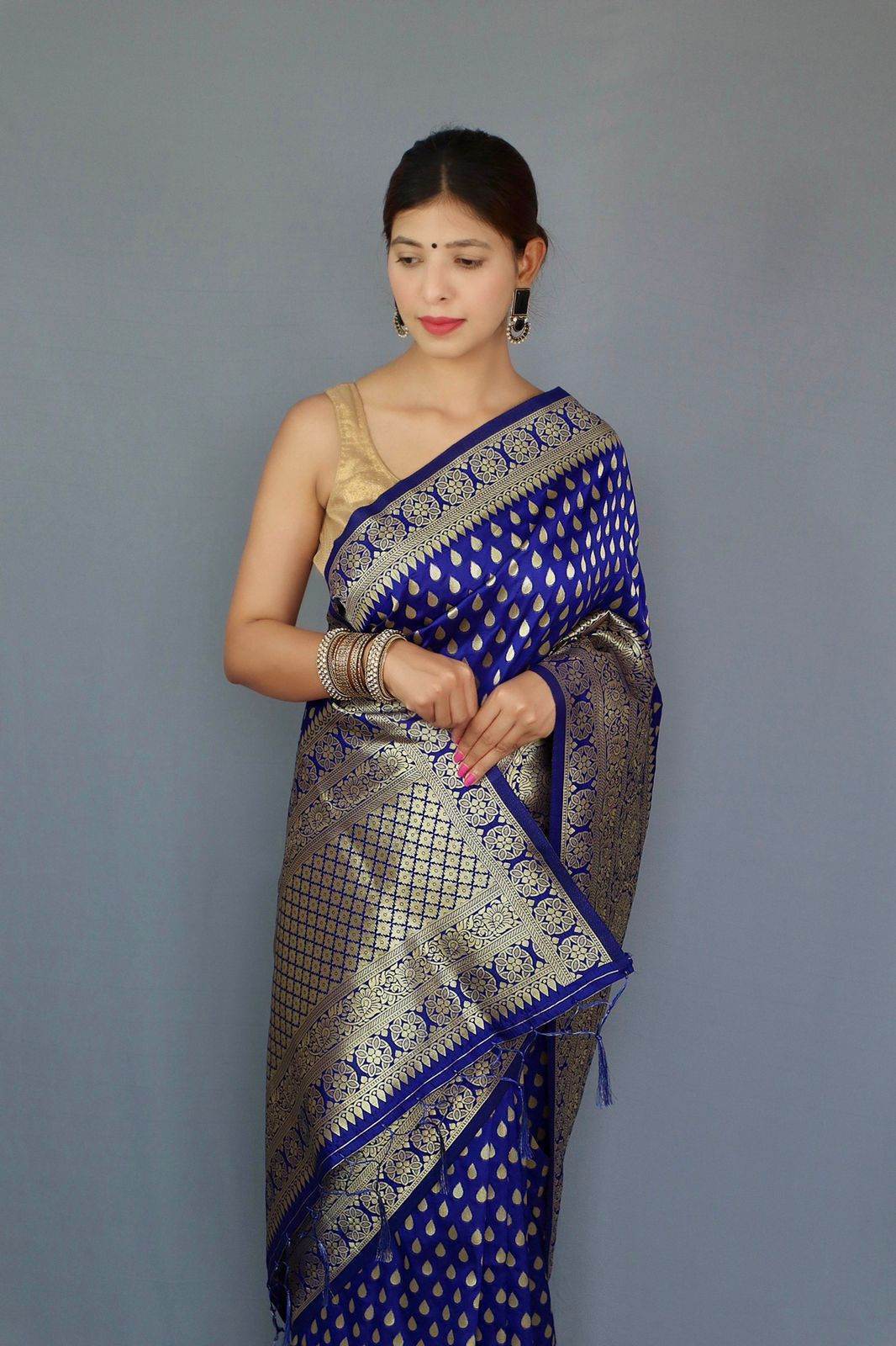 Pure Banarasi Silk Saree with Zari Weaving – Royal & Elegant - SEEANS