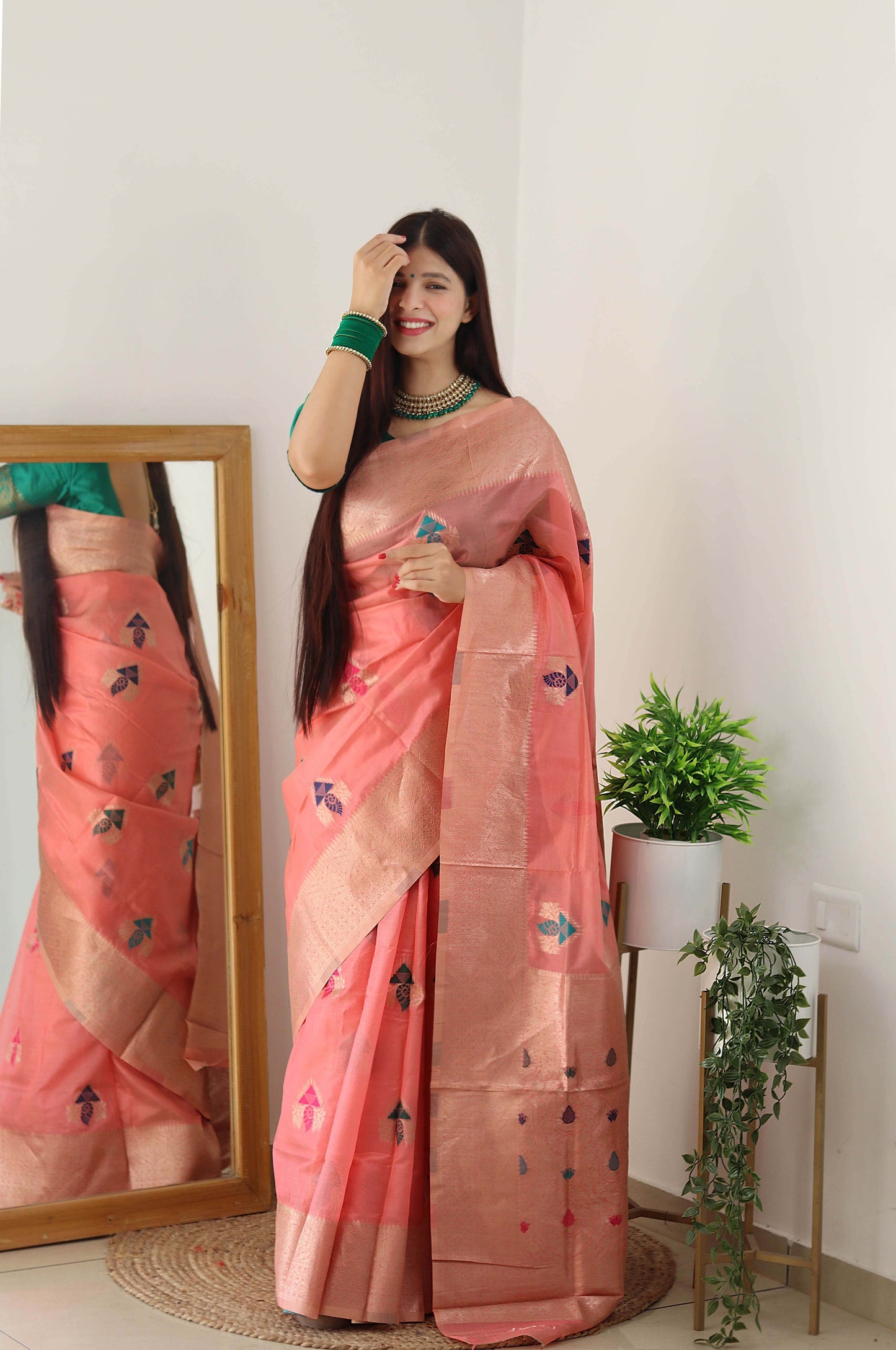 Pure Organza Minna Work Banarasi Saree | Vintage Royal Design - SEEANS