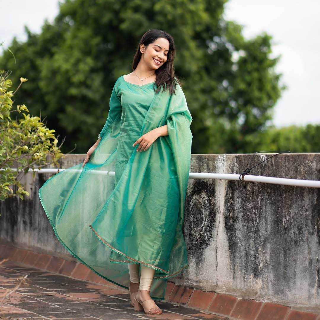 Women's Kurti and Dupatta Set - Space Silk Fabric | XS to XXL Sizes | 4 Colour Options - SEEANS