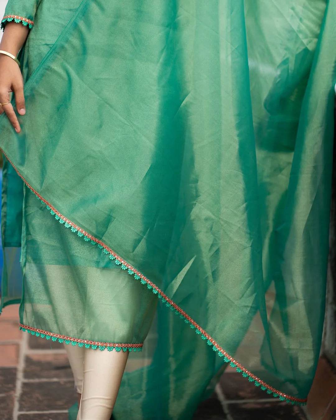 Women's Kurti and Dupatta Set - Space Silk Fabric | XS to XXL Sizes | 4 Colour Options - SEEANS