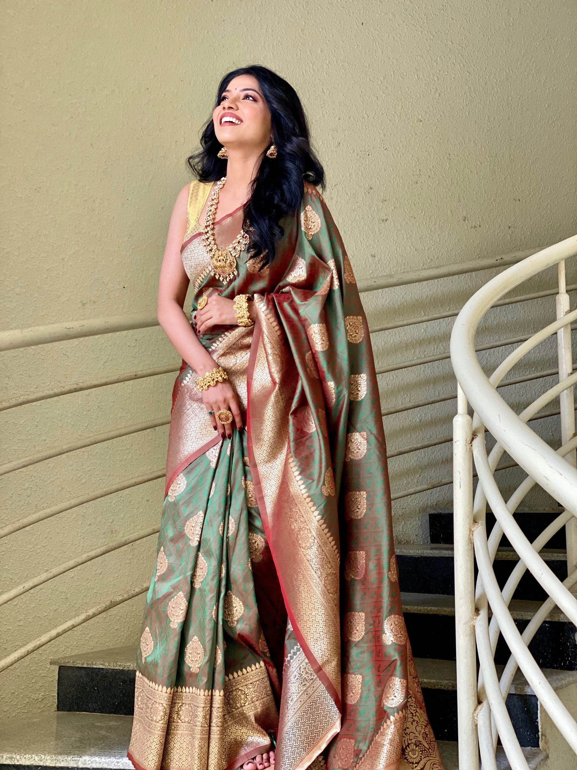 Pure Banarasi Silk Saree with Zari Weaving – Vintage & Elegant Design - SEEANS