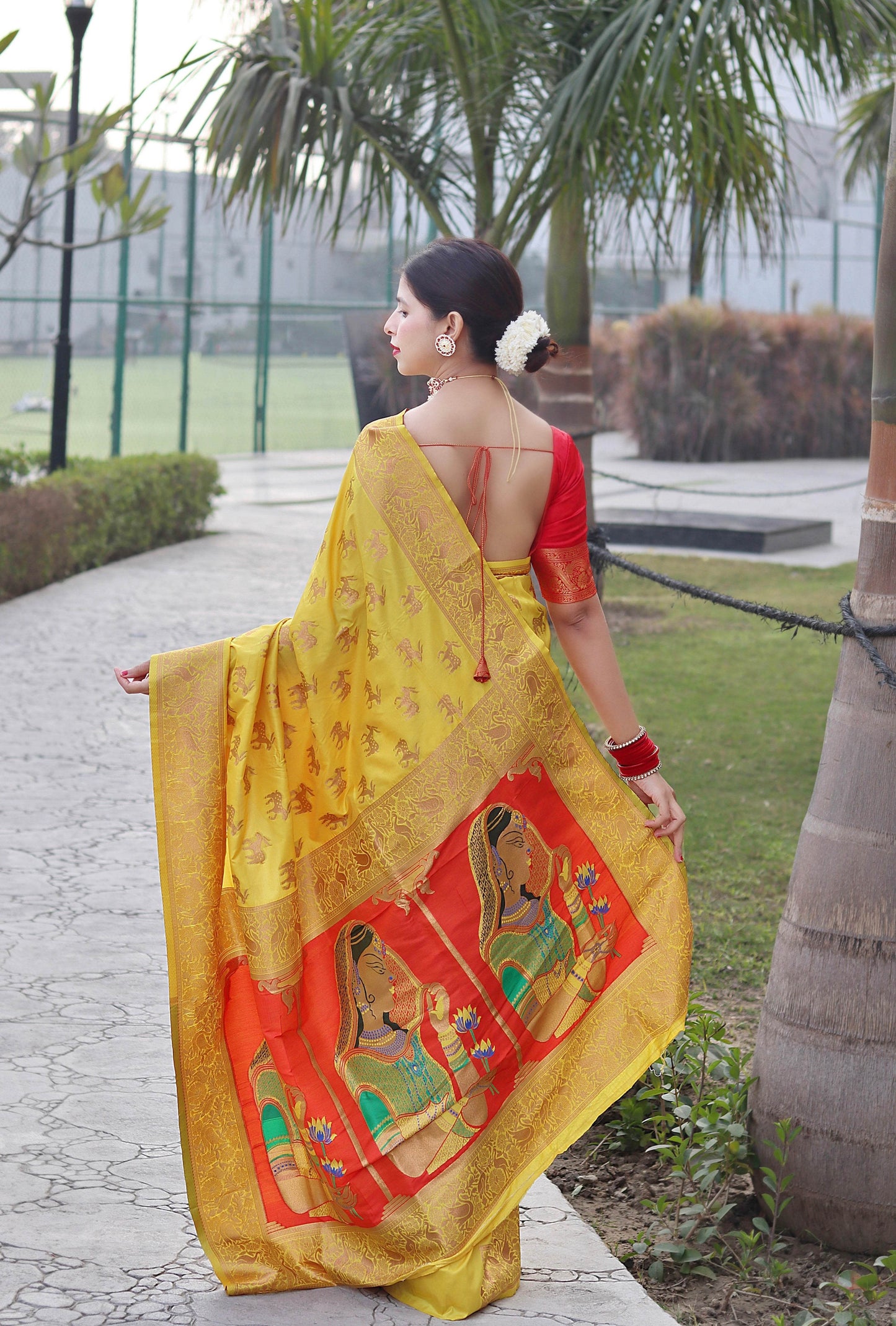 Pure Banarasi Silk Saree with Zari Weaving | Unstitched Blouse - SEEANS