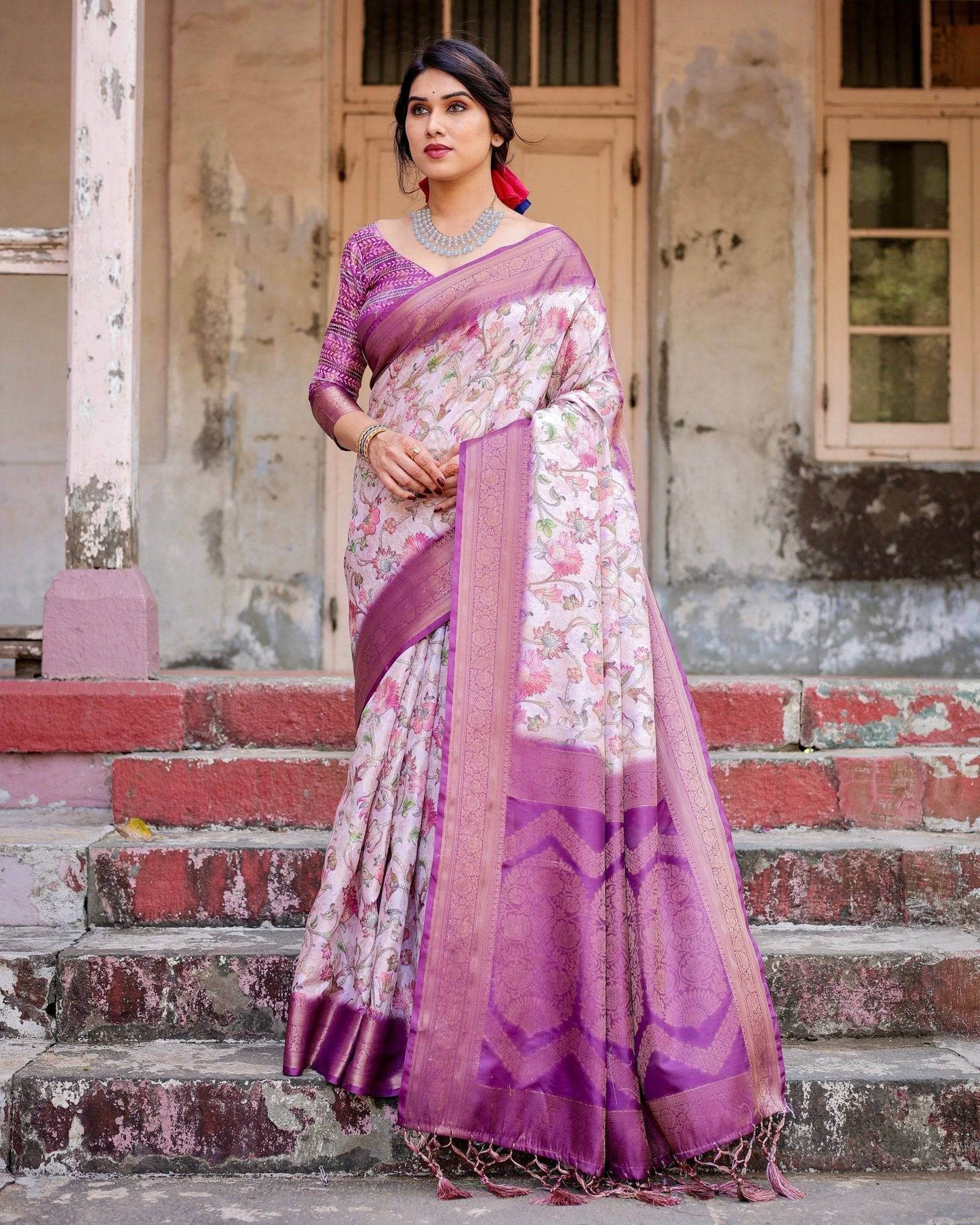 Graceful Lavender Banarasi Silk Saree with Floral Design and Zari Woven Border - SEEANS