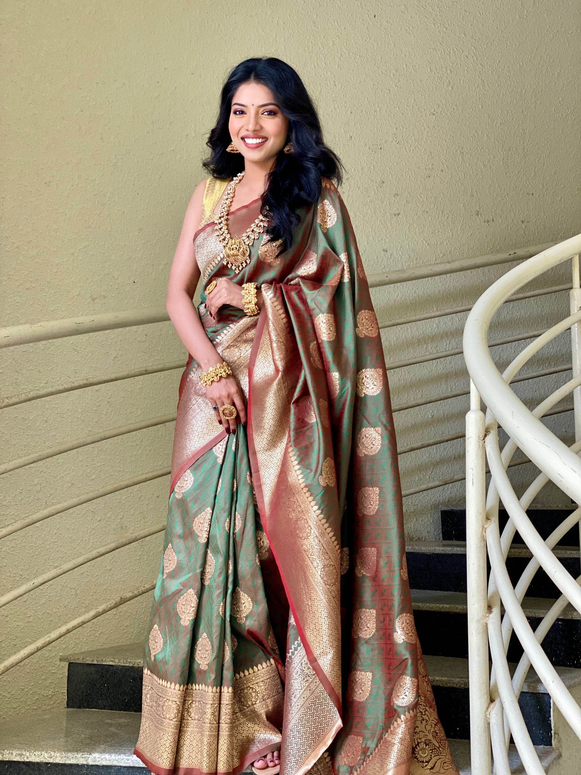 Pure Banarasi Silk Saree with Zari Weaving – Vintage & Elegant Design - SEEANS