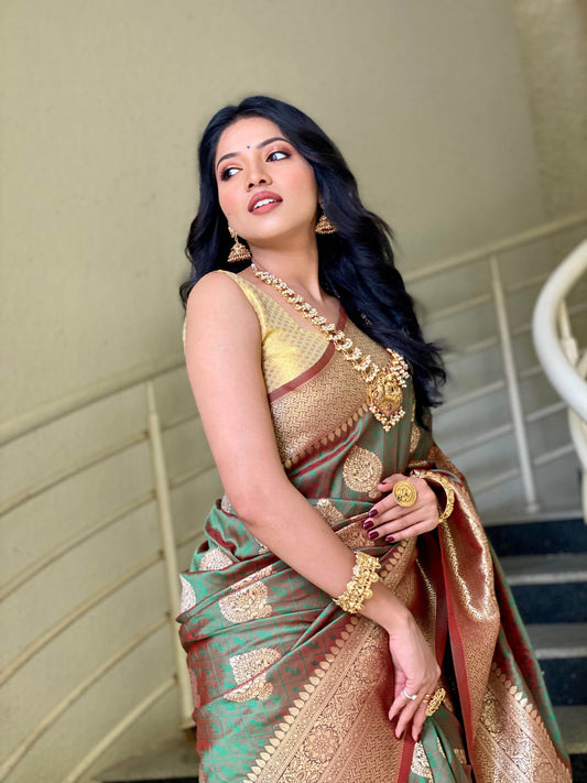 Pure Banarasi Silk Saree with Zari Weaving – Vintage & Elegant Design - SEEANS