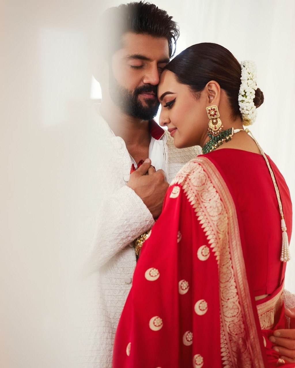Sonakshi Sinha Bollywood Style Zari Silk Saree | SEEANS - SEEANS
