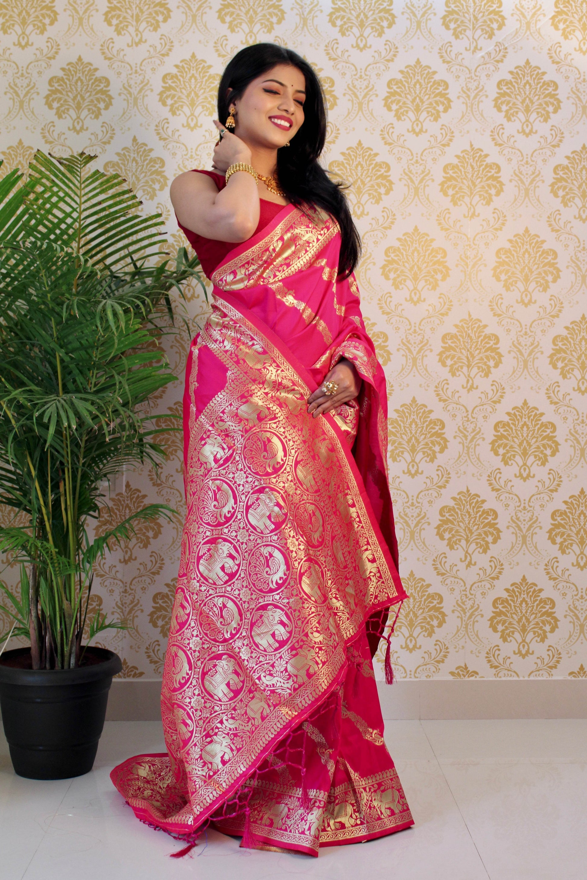 Pure Banarasi Silk Saree with Zari Weaving – Royal Vintage Design - SEEANS