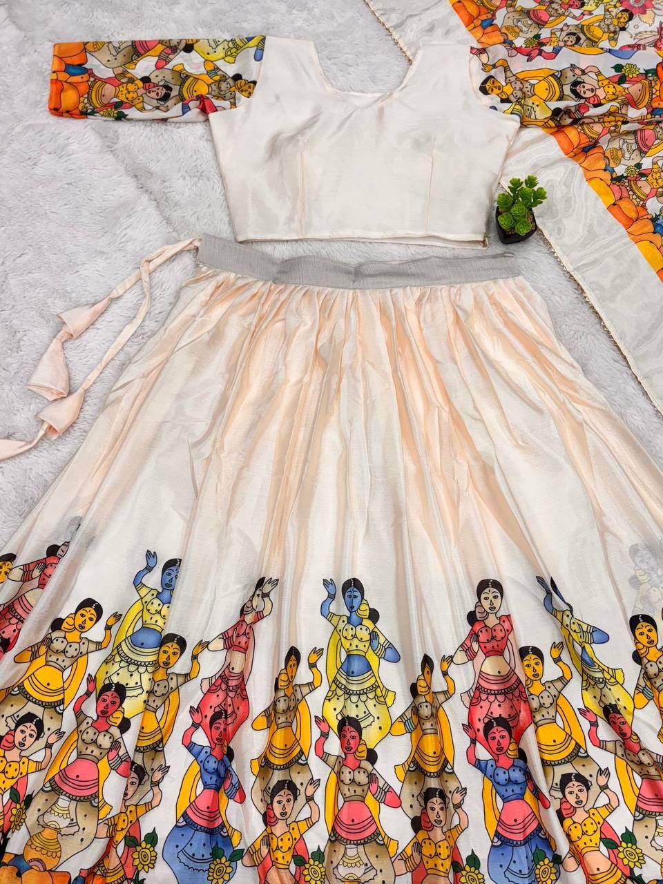White Kalamkari Lehenga Choli Set with Dupatta | SEEANS - SEEANS