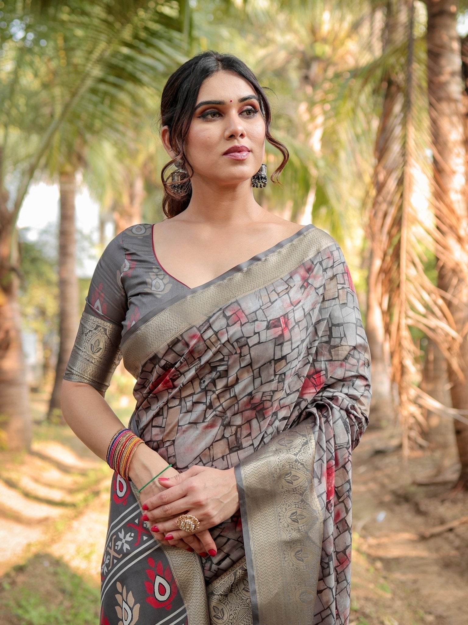 Stunning Grey Tussar Silk Saree with Golden Zari Border and Mosaic-Inspired Pallu Design - SEEANS
