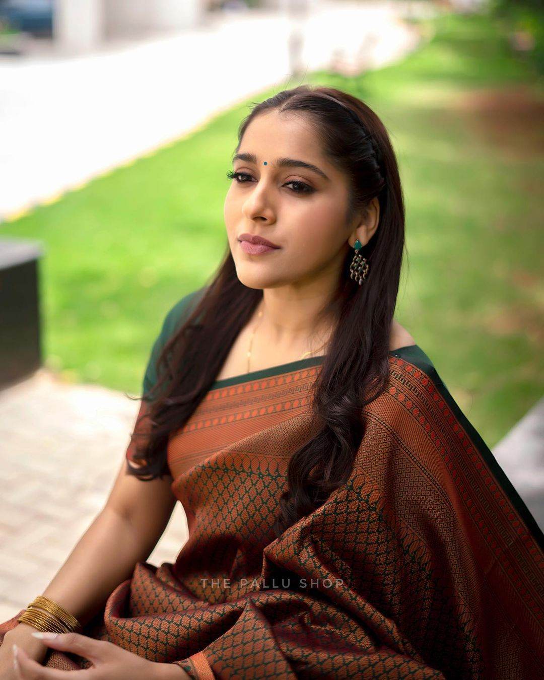 Kanjivaram Soft Litchi Silk Saree | Luxurious & Comfortable - SEEANS