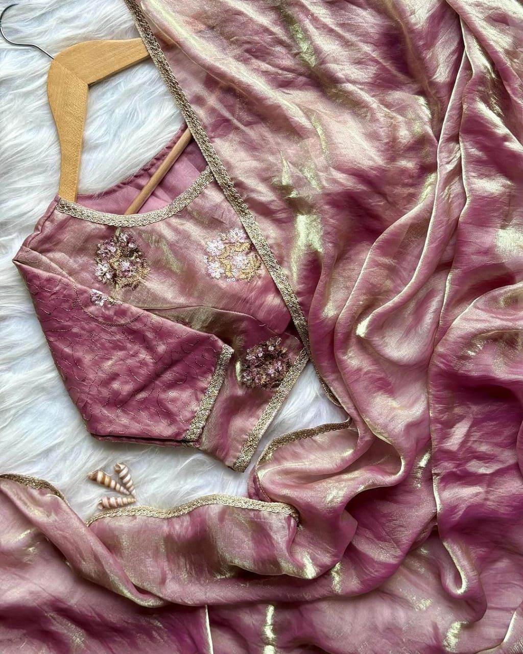 Golden Fendy Saree with Lace Border & Embroidered Blouse – 5.5 Mtr - SEEANS
