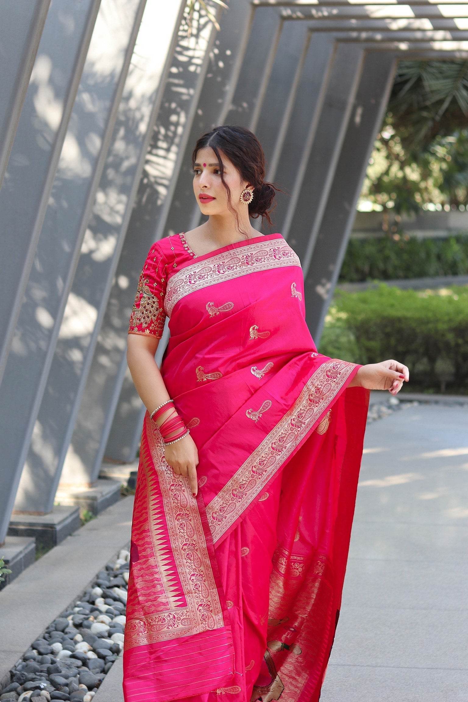 Pure Banarasi Silk Saree with Zari Weaving & Unstitched Blouse - SEEANS